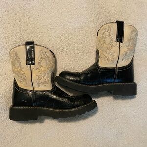 Women’s Ariat black & cream cowgirl boots size 8